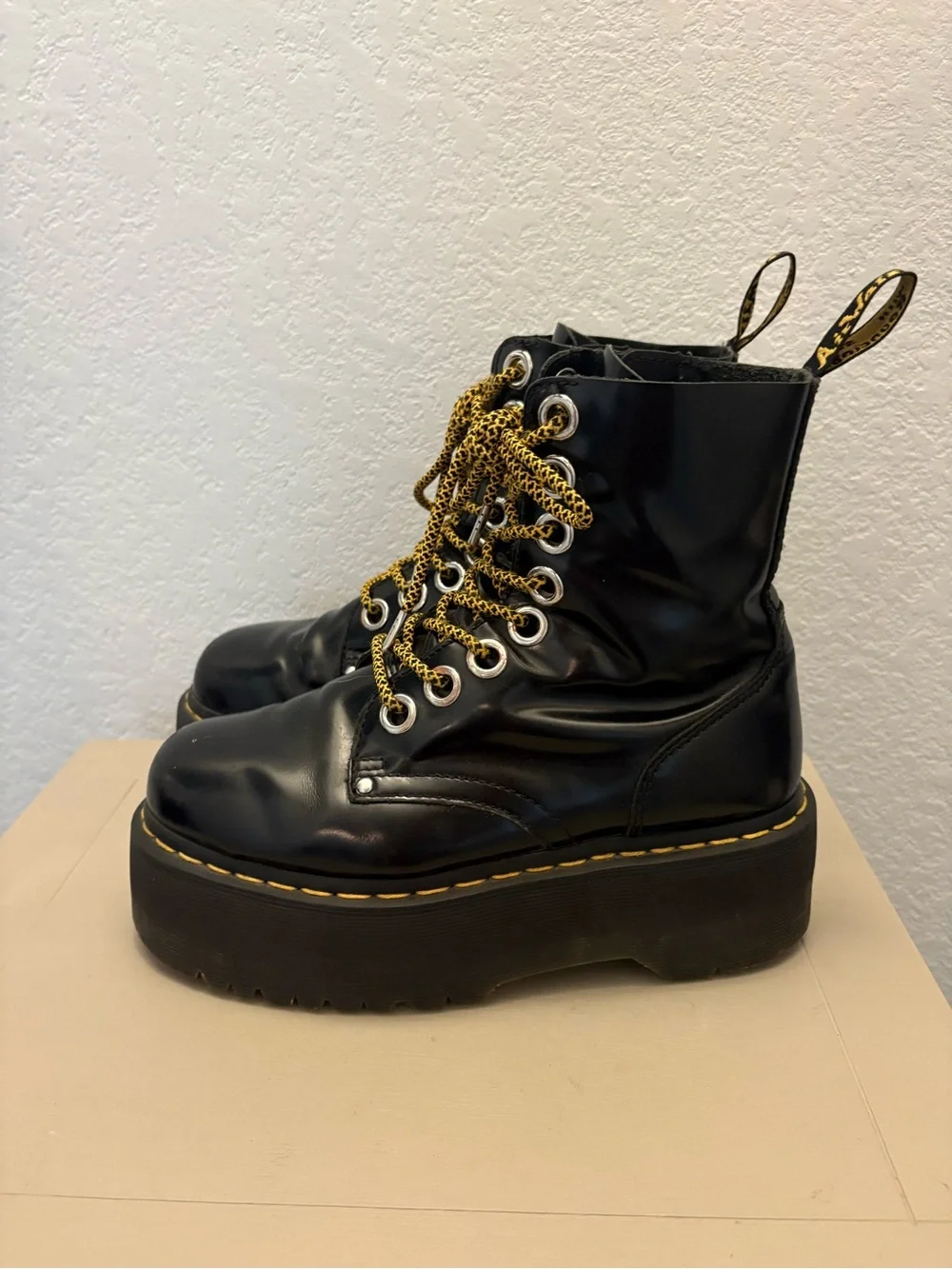 Dr. Airwair Marten Black Jadon Max Size 7
